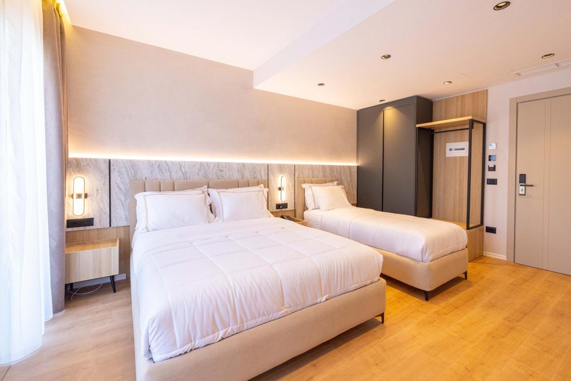Tris3 Hotel Radhime Bagian luar foto