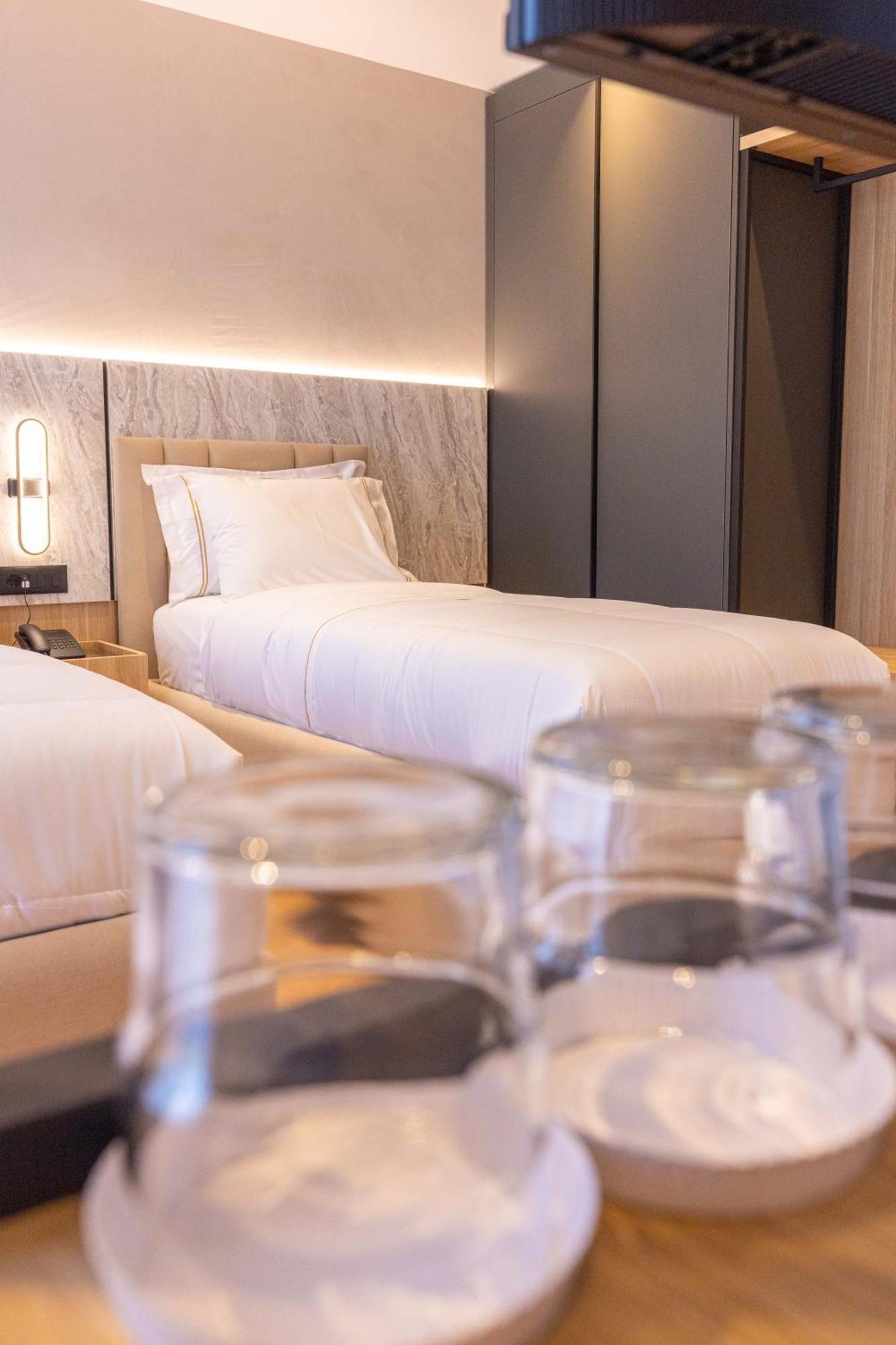 Tris3 Hotel Radhime Bagian luar foto